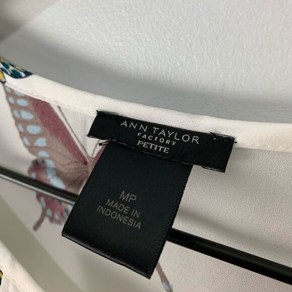 Ann Taylor White Ruffle Front Butterfly Blouse - Picture 3 of 6